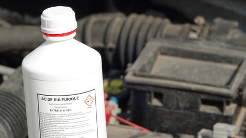Symbolfoto Batteriesäure