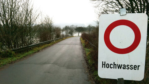 Die Pegel an der Lahn und ihren Nebengewässern steigen, wie das Hochwasserlagezentrum Lahn im Regierungspräsidium Gießen berichtet. 