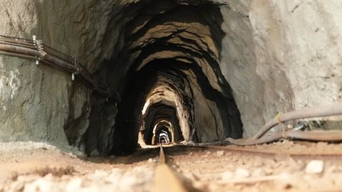 Eingang zu einem Altbergbau.