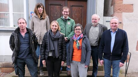 Ingo Pfeiffer (HLG), Julia Naumann, Agnes Radtke, Sebastian Weller (alle RP Gießen), Renate Grummann (Vogelsbergkreis), der Erste Stadtrat Willy Kreuzer und Thomas Hahn (Stadt Schlitz; von links) zogen eine Zwischenbilanz zur Umsetzung der EU-Wasserrahmenrichtlinie im Schlitzerland.